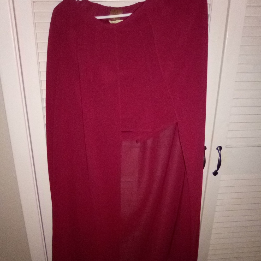 Cape shorts with long cape